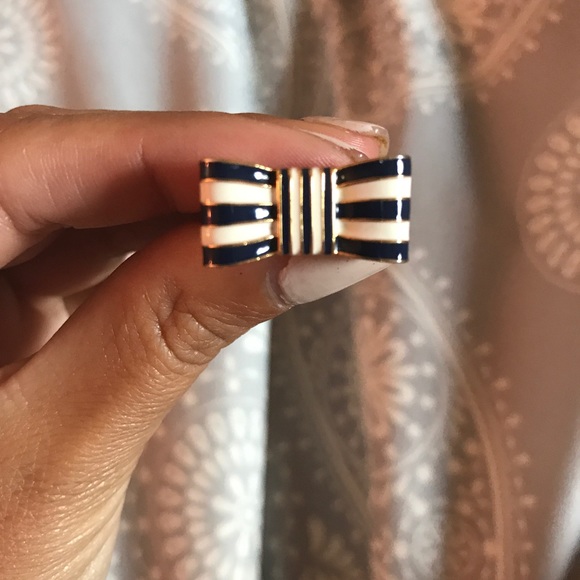 Adorable Coach Bow Ring - Picture 2 of 5