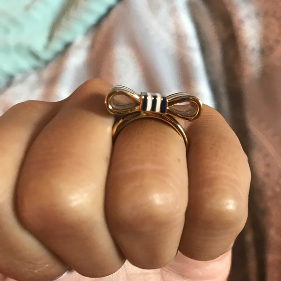 Adorable Coach Bow Ring - Picture 4 of 5