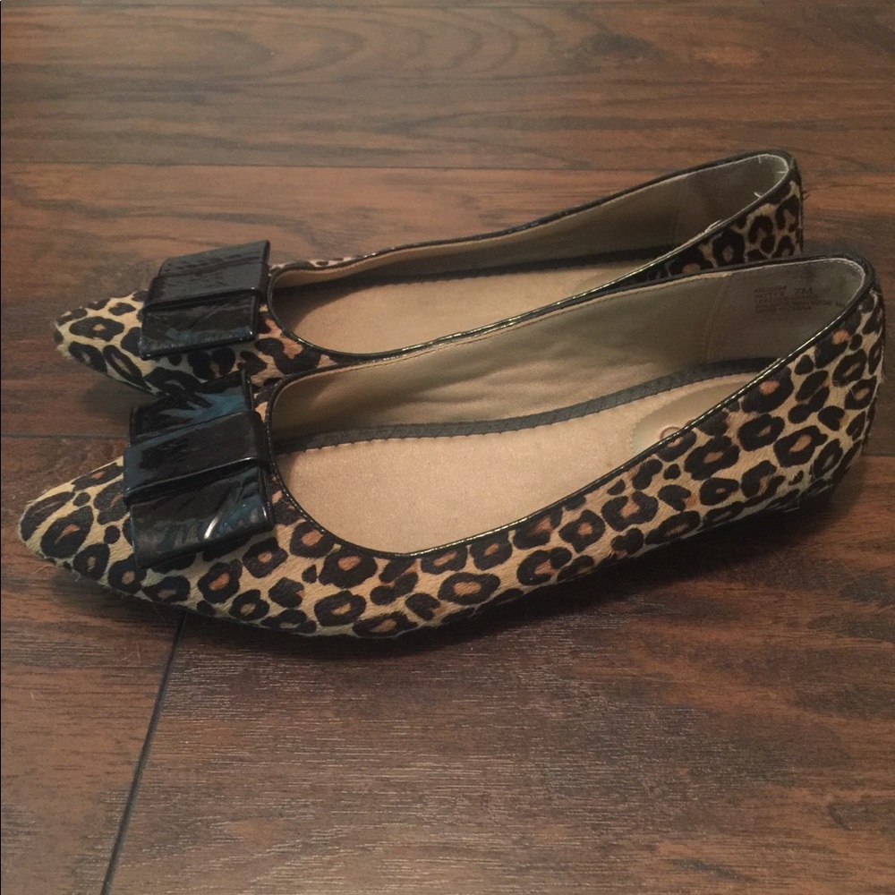 Me too leopard print pointed toe bow flats