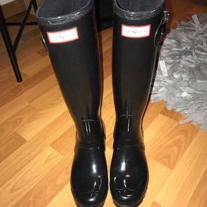 Size 7 Black Hunter boots