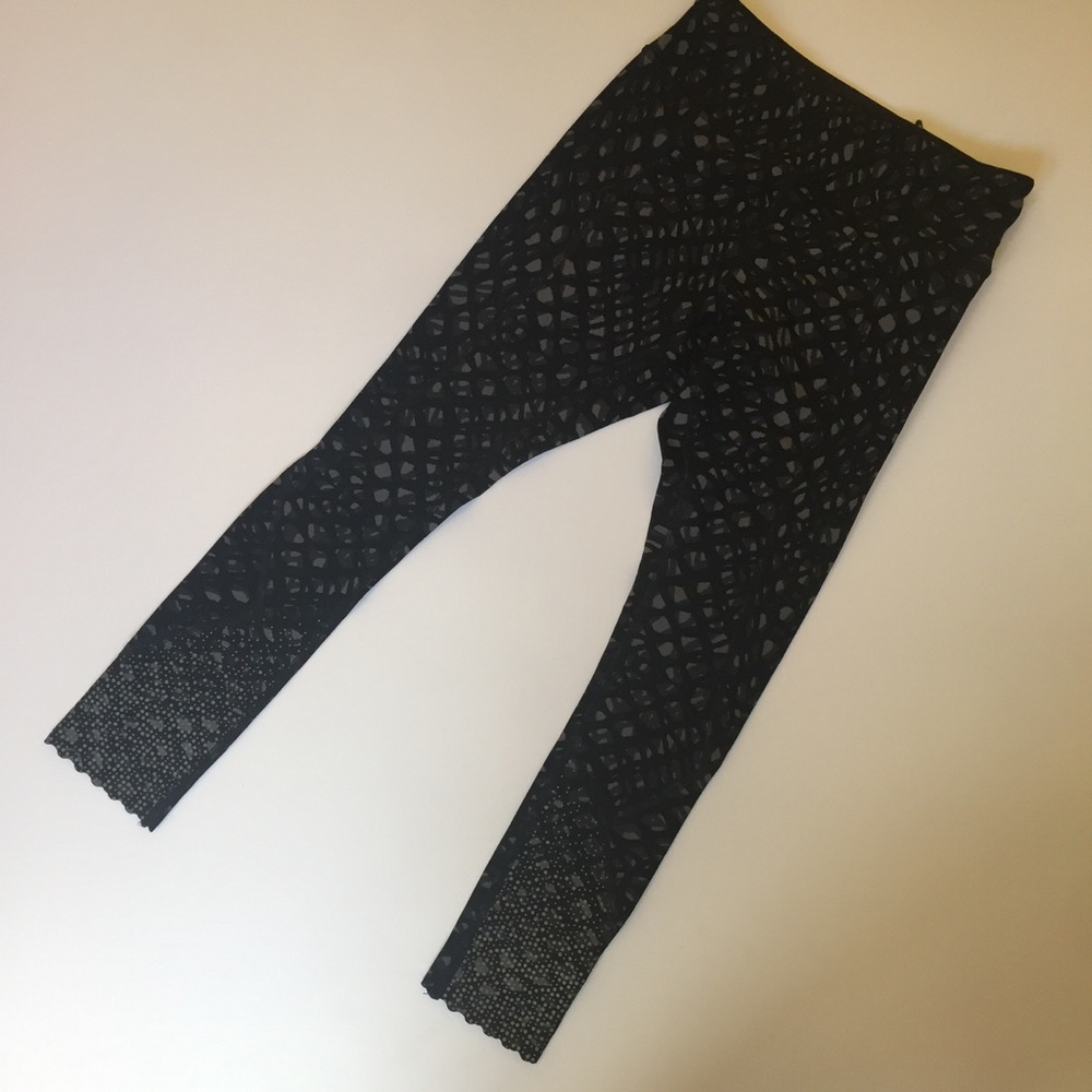 EUC lululemon tight stuff tight grey/black