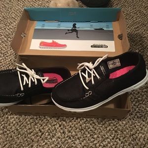 Sketchers boat shoes