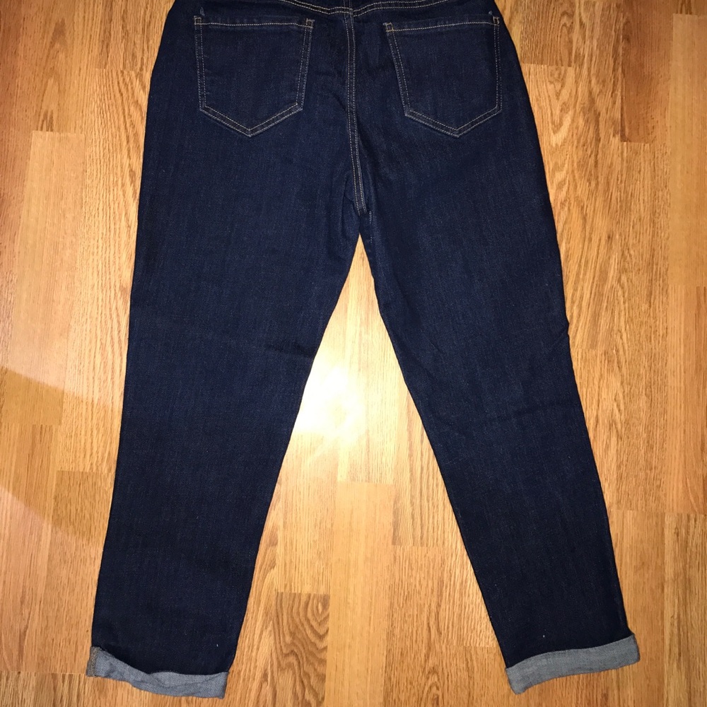 Old navy kapri's!! - Picture 2 of 3