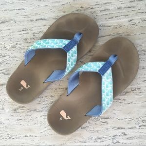 VINEYARD VINES FLIP FLOPS