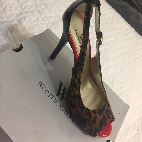 BRAND NEW heels - Picture 2 of 3