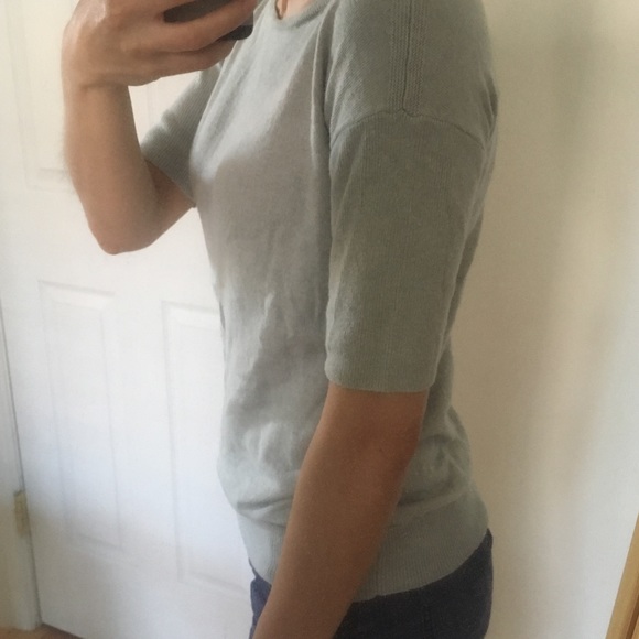 Light grey sweater in excellent condition - Picture 2 of 3