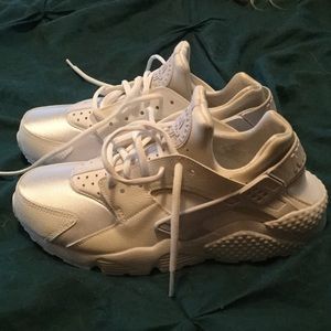 Nike Air Huarache Tennis Shoes