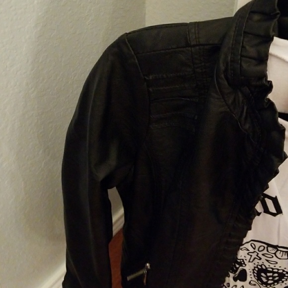 Black leather jacket - Picture 2 of 4
