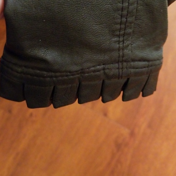 Black leather jacket - Picture 3 of 4