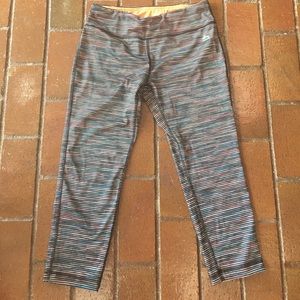 Athletic workout tights leggings capris like new