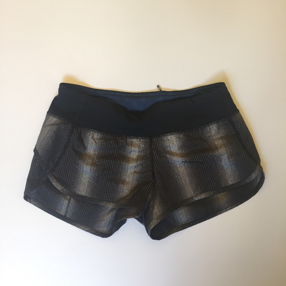 EUC RARE lululemon gold black sparkle speed short