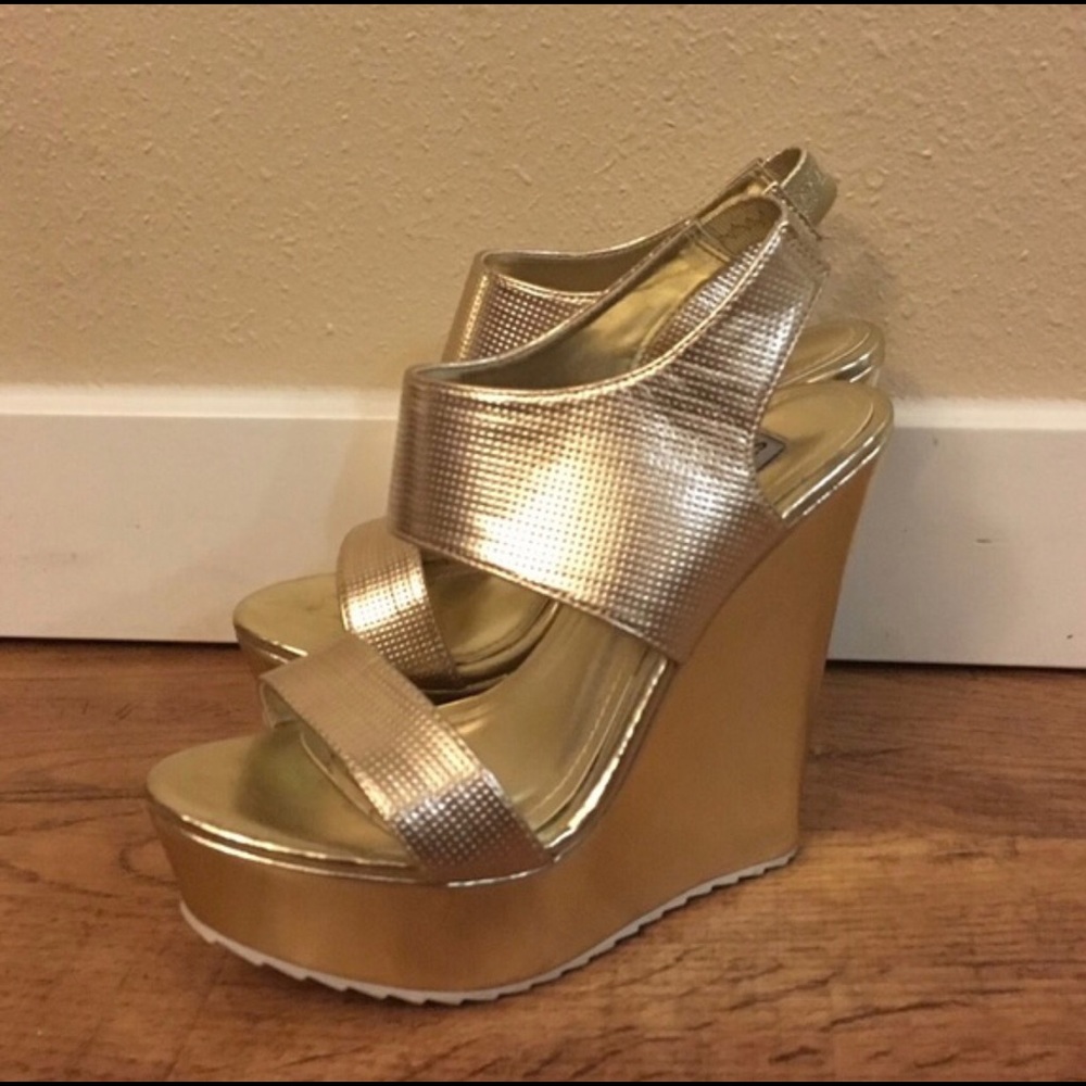 Steve Madden gold wedge plataform sandal