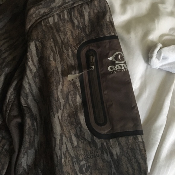 Gator Outfitters 1/4 zip camo jacket. - Picture 3 of 3