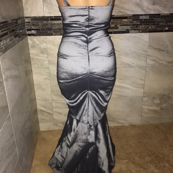 Formal dress - Picture 2 of 2