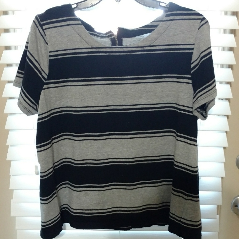 Black and gray cotton shirt