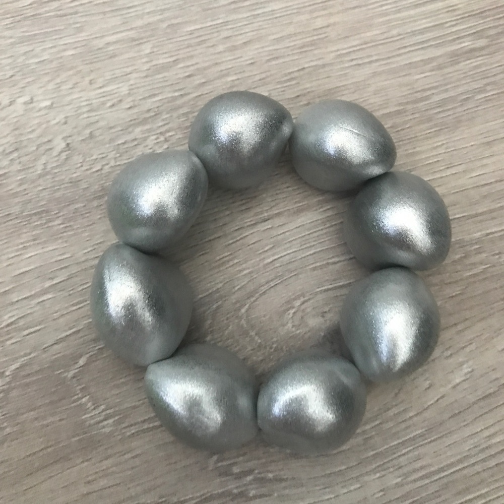 Metallic grey / silver beads stretch bracelet