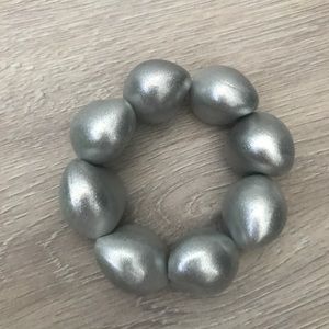 Metallic grey / silver beads stretch bracelet
