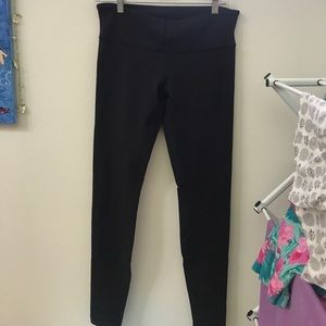 Lululemon size 8 black Wunder under legging