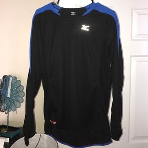 Long sleeve workout shirt mizuno