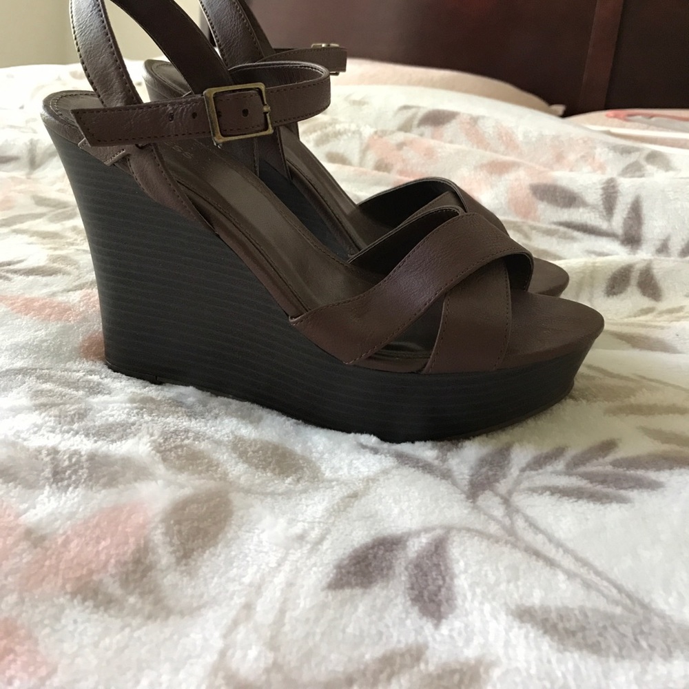 Shoes - Picture 2 of 2
