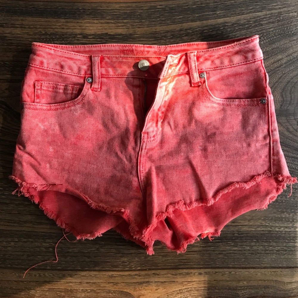 Red light washed jean shorts