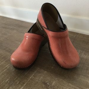 Dankso women's clog size 40