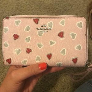 Cute pink coach wristlet 💗