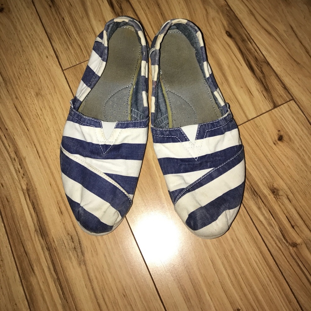 Toms