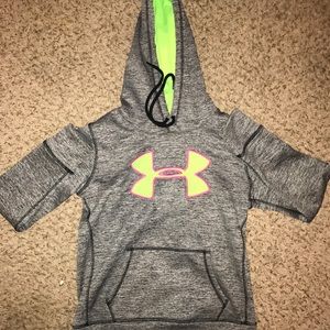 Under armour sweat shirt