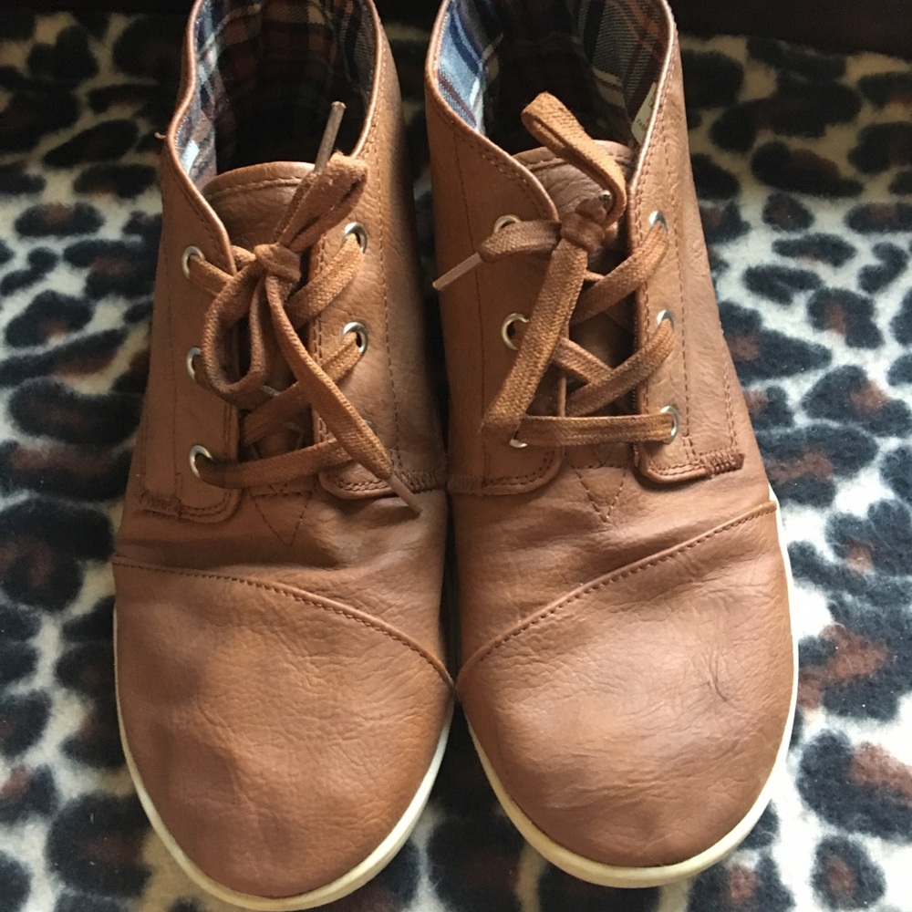 Toms sneakers