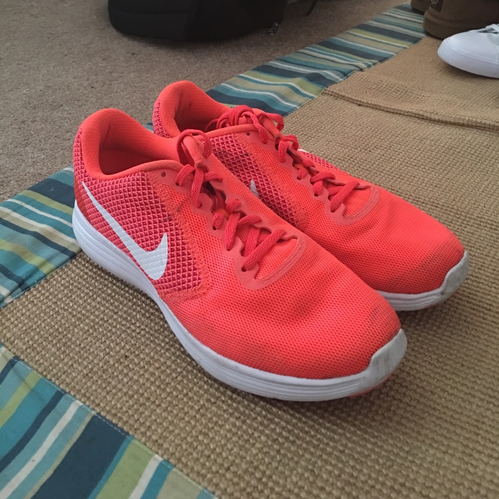 Nike Revolution 3