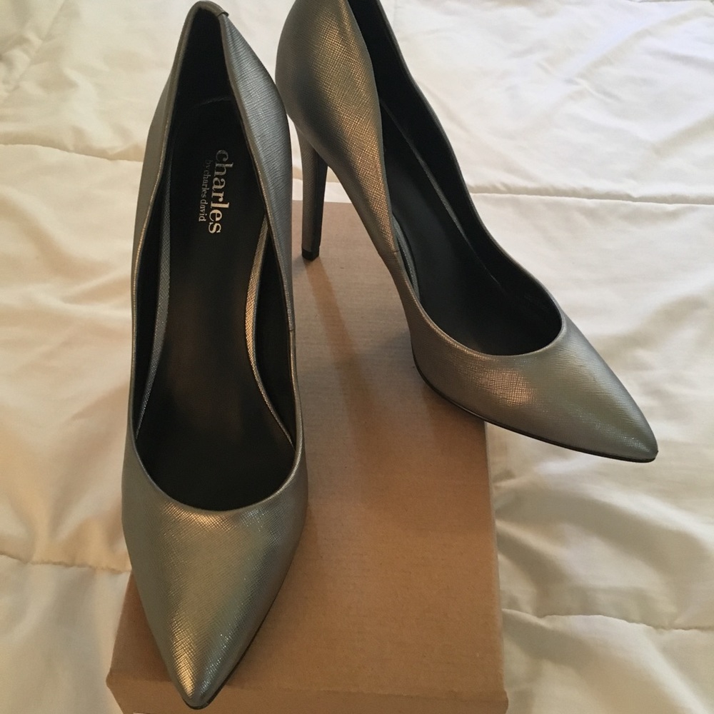 Charles by Charles David grey metallic pump