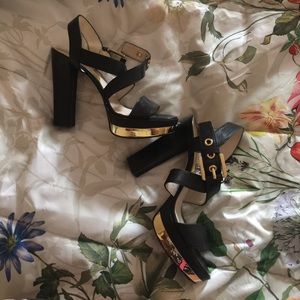 Like new Michael Lora heel