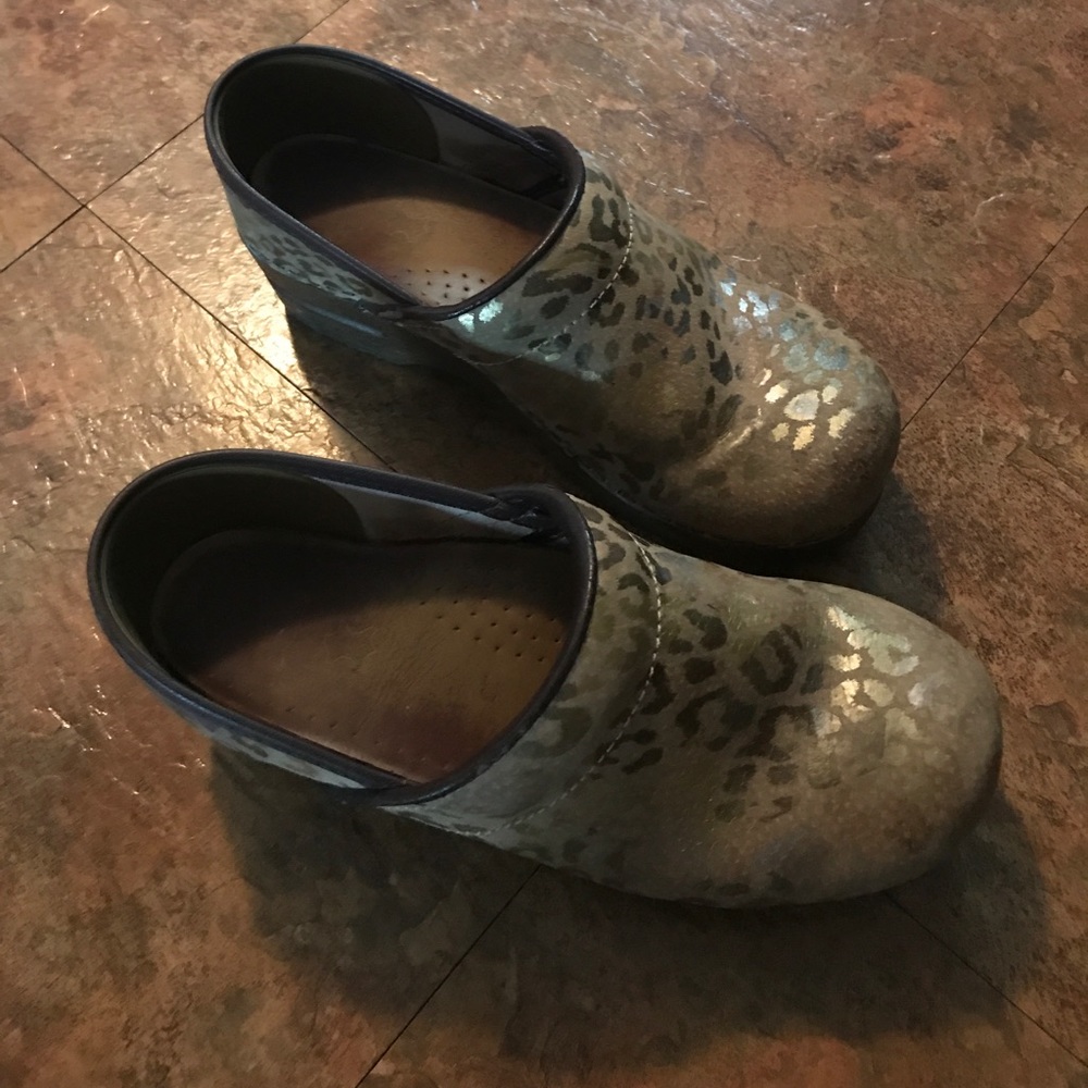 Nursing shoes