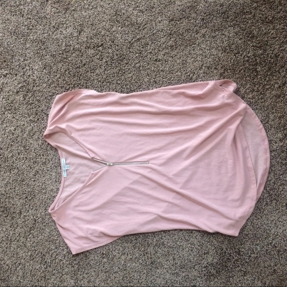 pink top