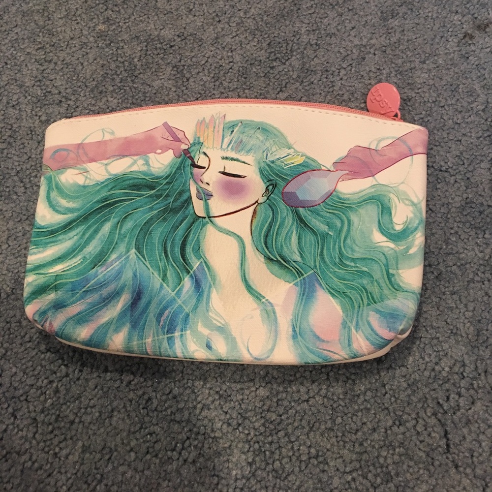 Ipsy make up bag
