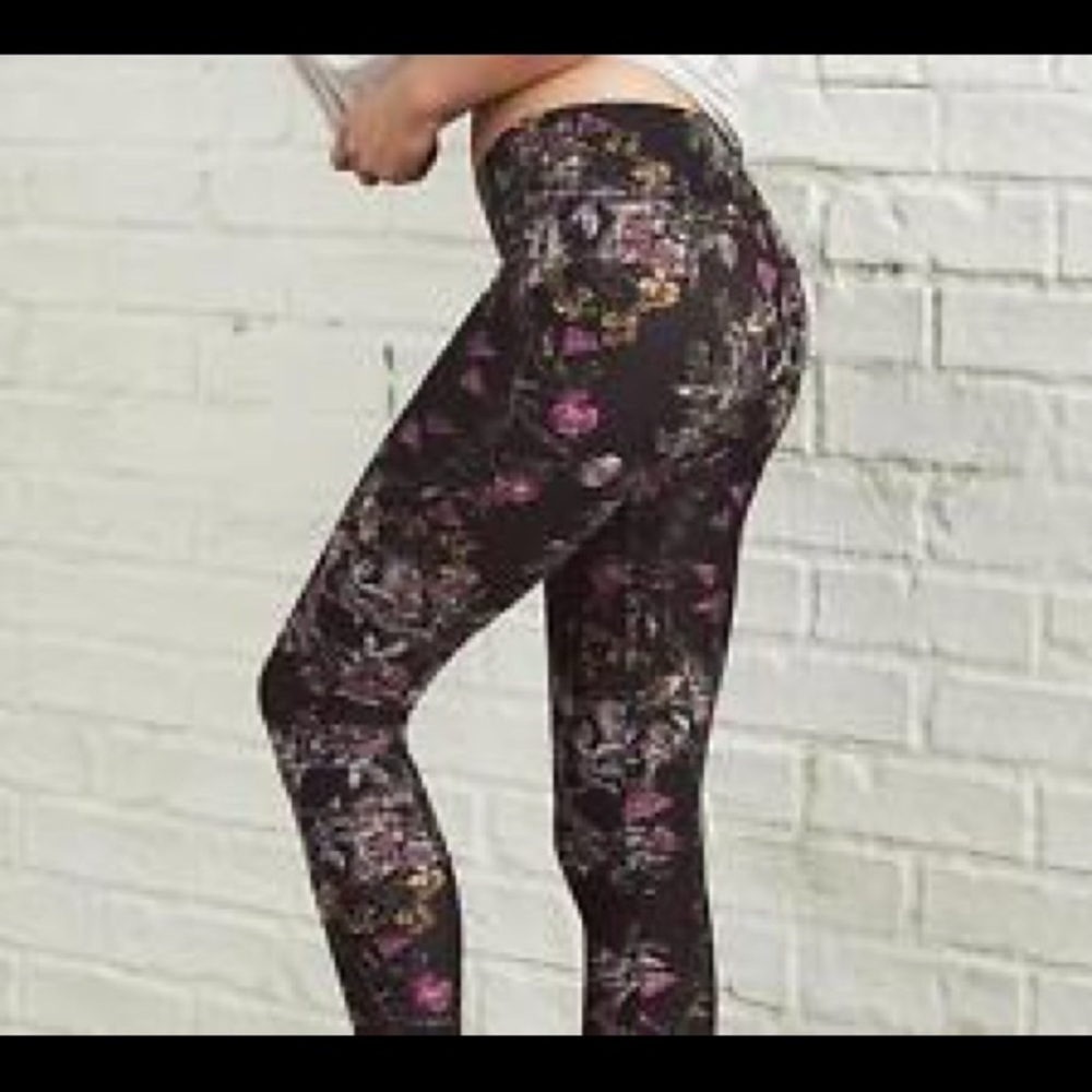 Victoria's Secret everywhere legging floral