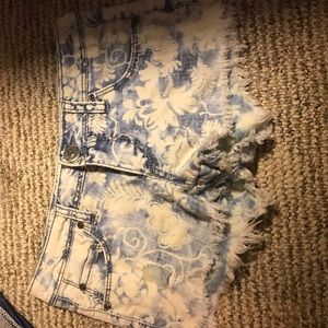 Jean Shorts-Distressed acid washed floral