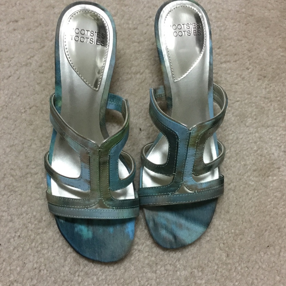 Kitten Heel - Picture 2 of 3