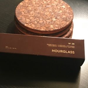 Hourglass brand new primer serum