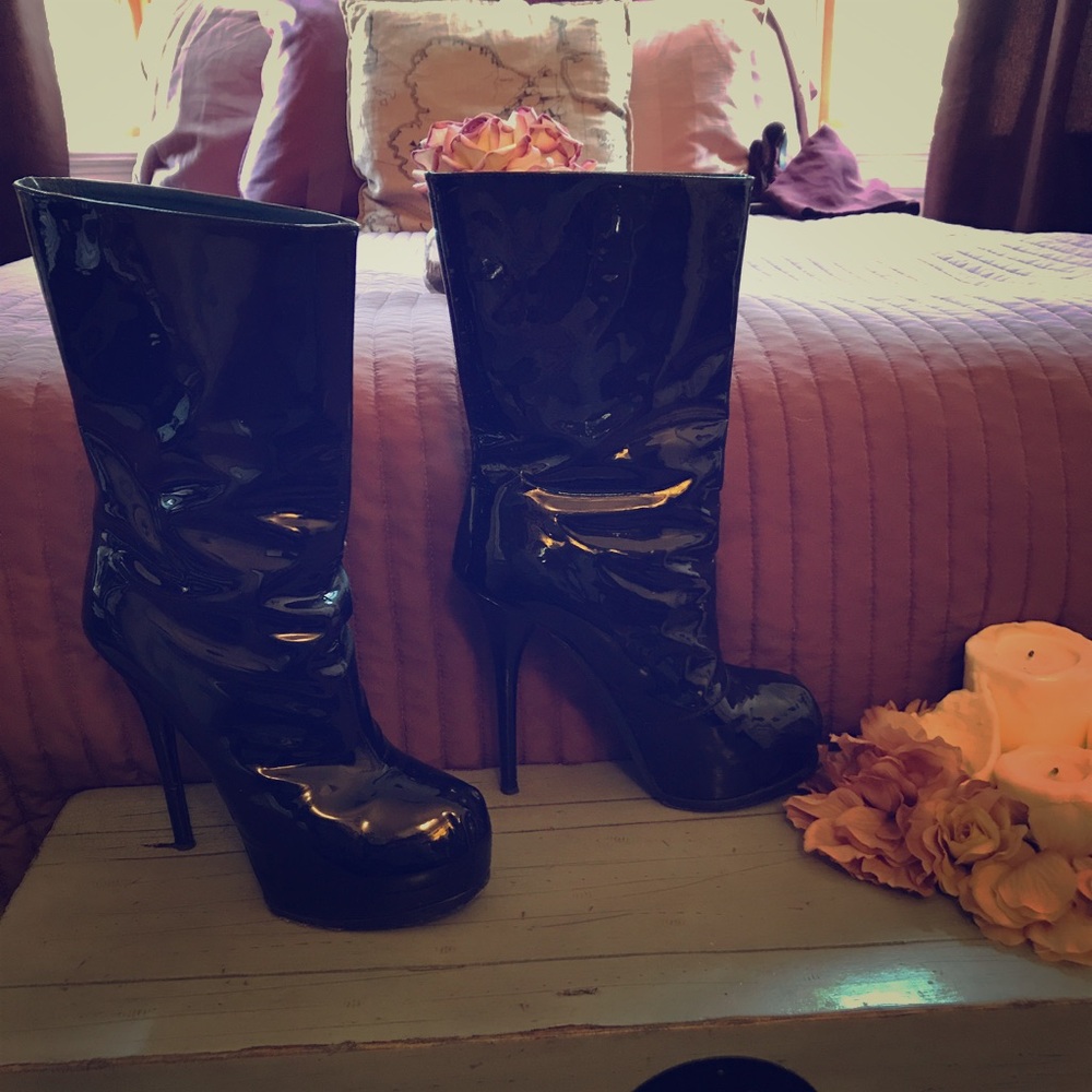 Genuine YSL Tribute Boots in Black w/Blue lining!