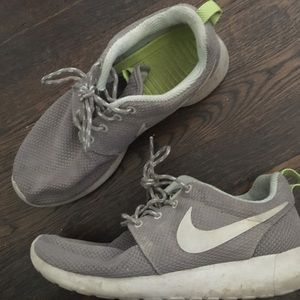 GREY NIKE ROSHES!!! women's size 8.5