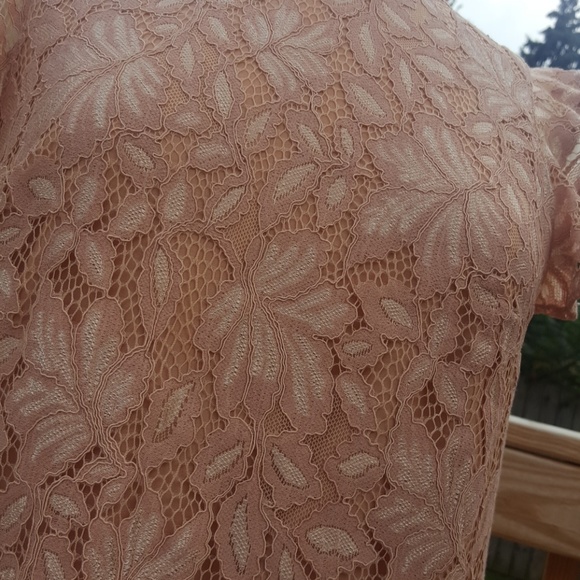 H&M lacey flutter sleeved top (S) - Picture 2 of 5