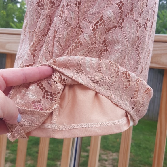 H&M lacey flutter sleeved top (S) - Picture 3 of 5