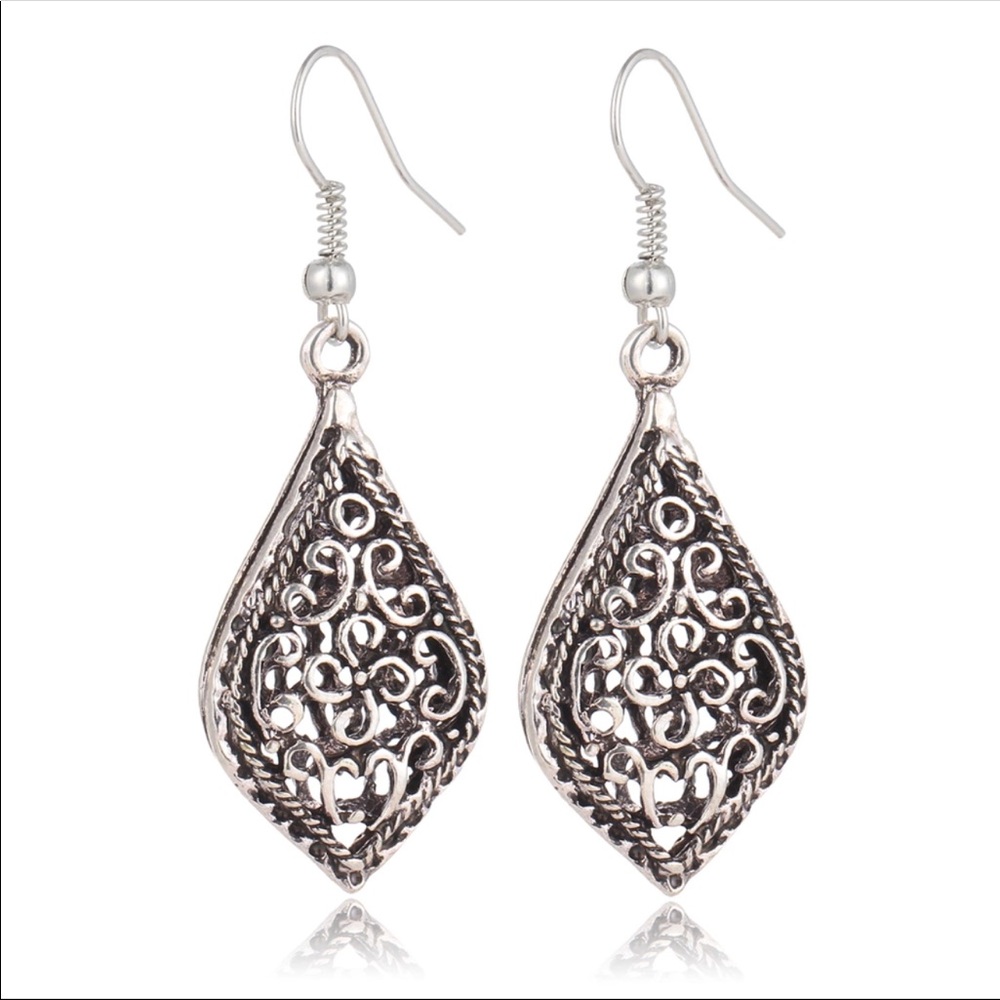 🎉 1 hour sale Kendra Scott style Drop earrings