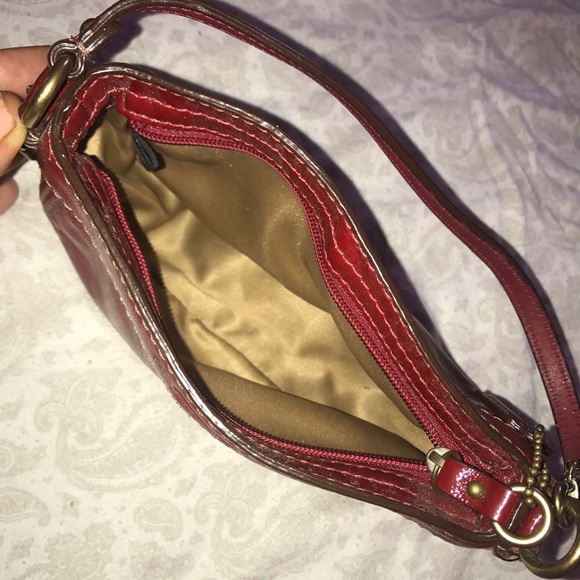 Small Coach purse - Picture 2 of 2