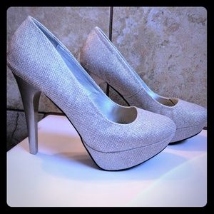 Silver pumps