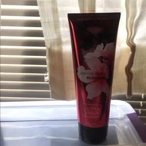 Lotion and shower gel