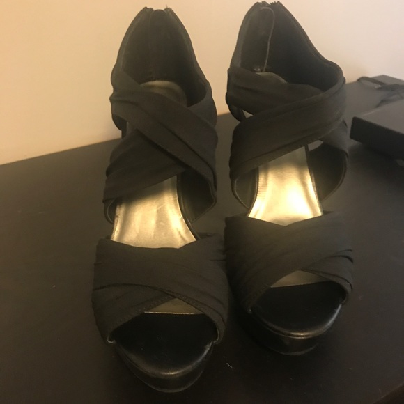 Beautiful black heels - Picture 2 of 6