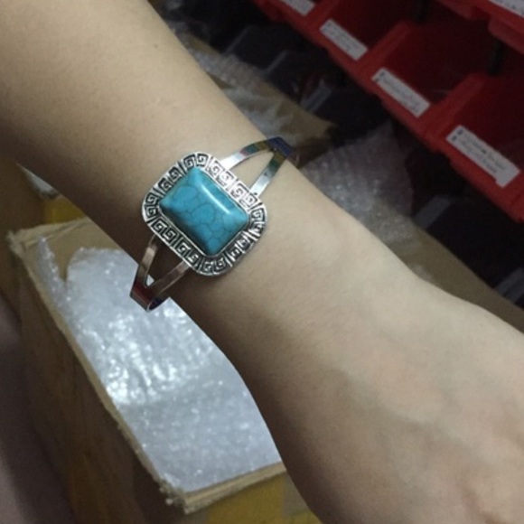 New silver Tibet and turquoise cuff bracelet - Picture 3 of 3